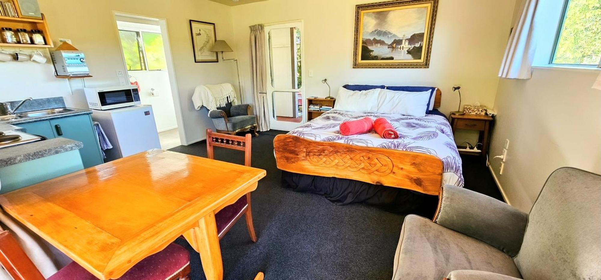 Waterwheel Cottage Upper Moutere Екстер'єр фото