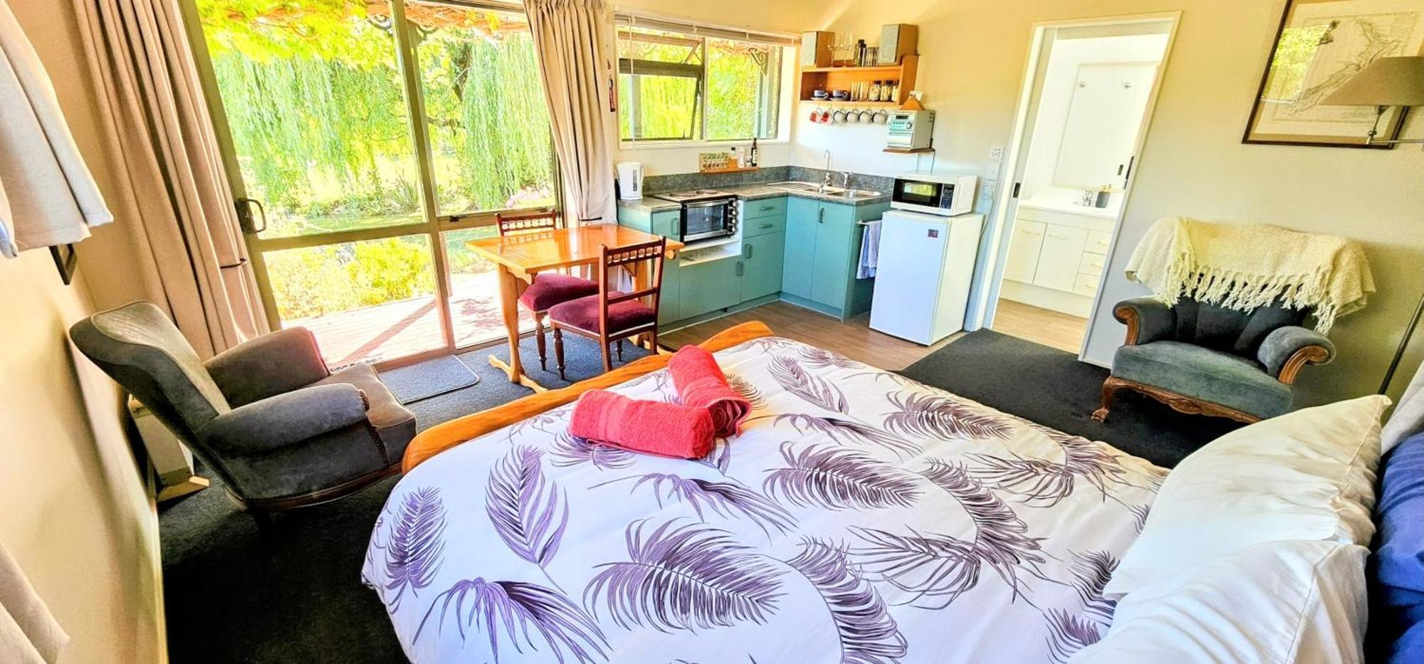 Waterwheel Cottage Upper Moutere Екстер'єр фото